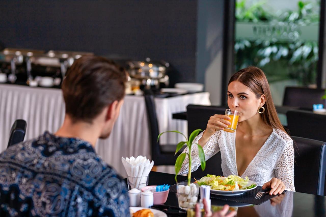 Luxcity Hotel & Apartment Phnom Penh Dış mekan fotoğraf