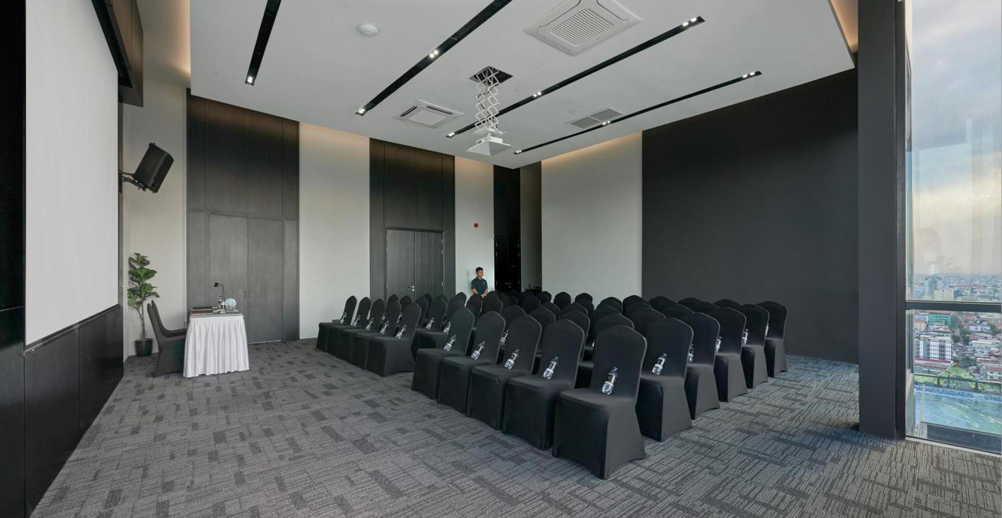 Luxcity Hotel & Apartment Phnom Penh Dış mekan fotoğraf