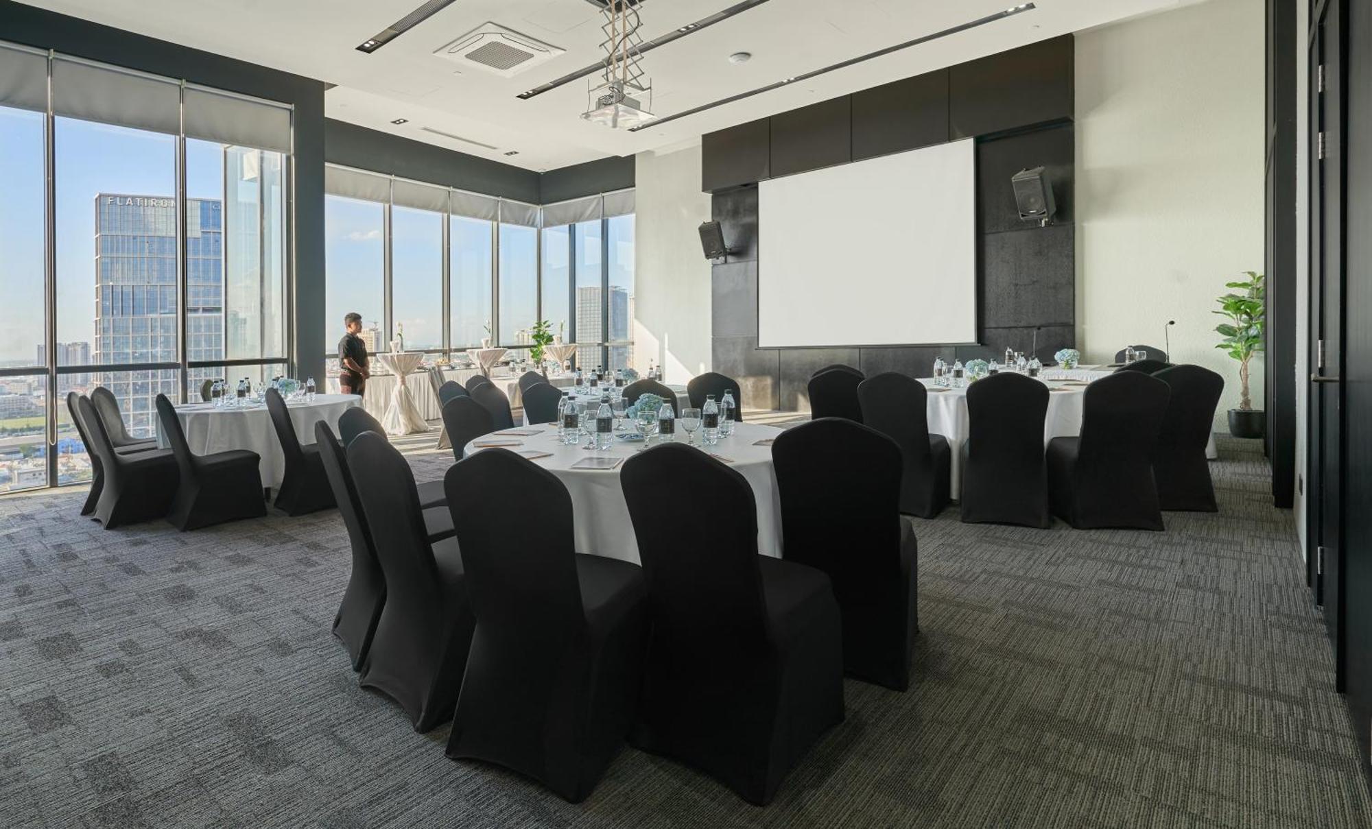 Luxcity Hotel & Apartment Phnom Penh Dış mekan fotoğraf