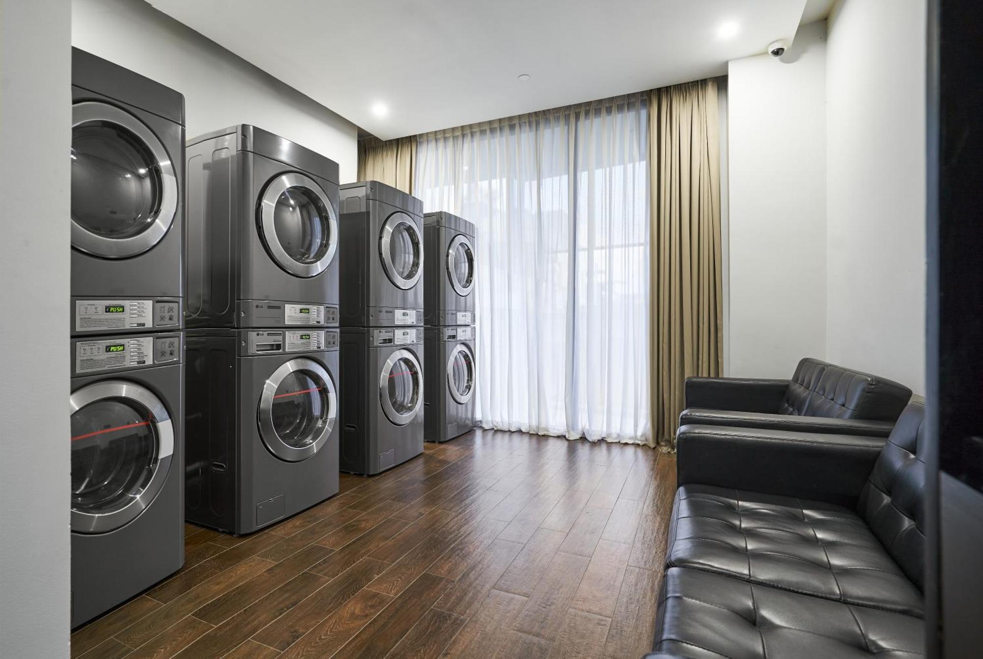 Luxcity Hotel & Apartment Phnom Penh Dış mekan fotoğraf