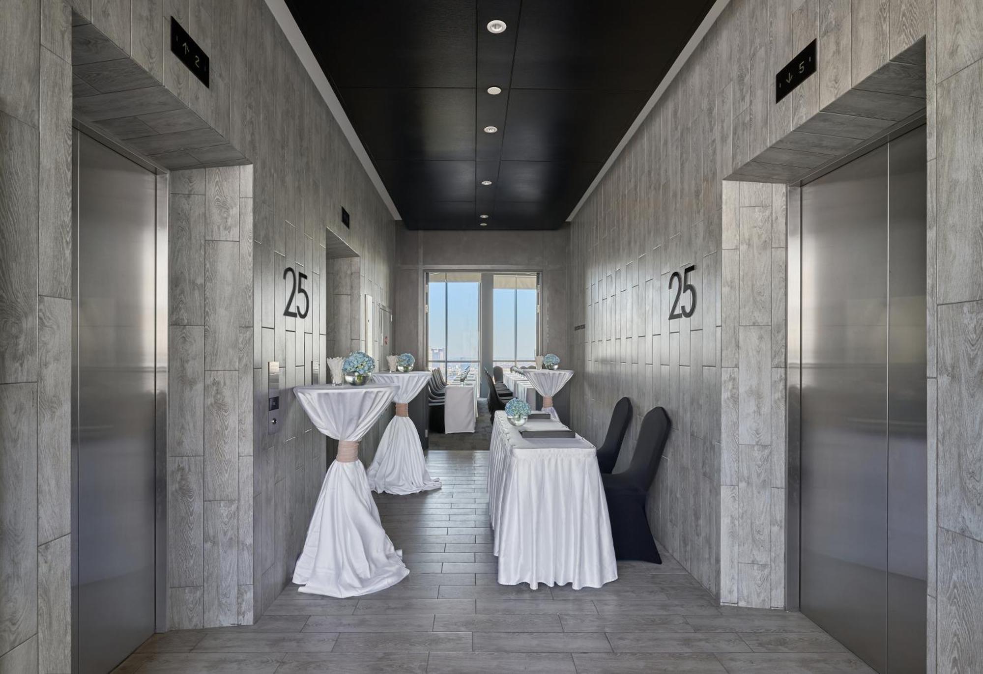 Luxcity Hotel & Apartment Phnom Penh Dış mekan fotoğraf