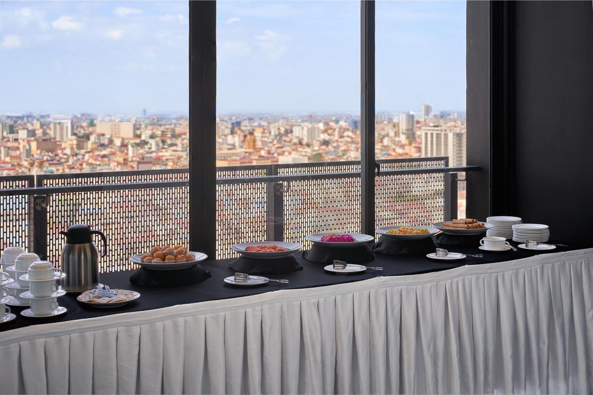 Luxcity Hotel & Apartment Phnom Penh Dış mekan fotoğraf