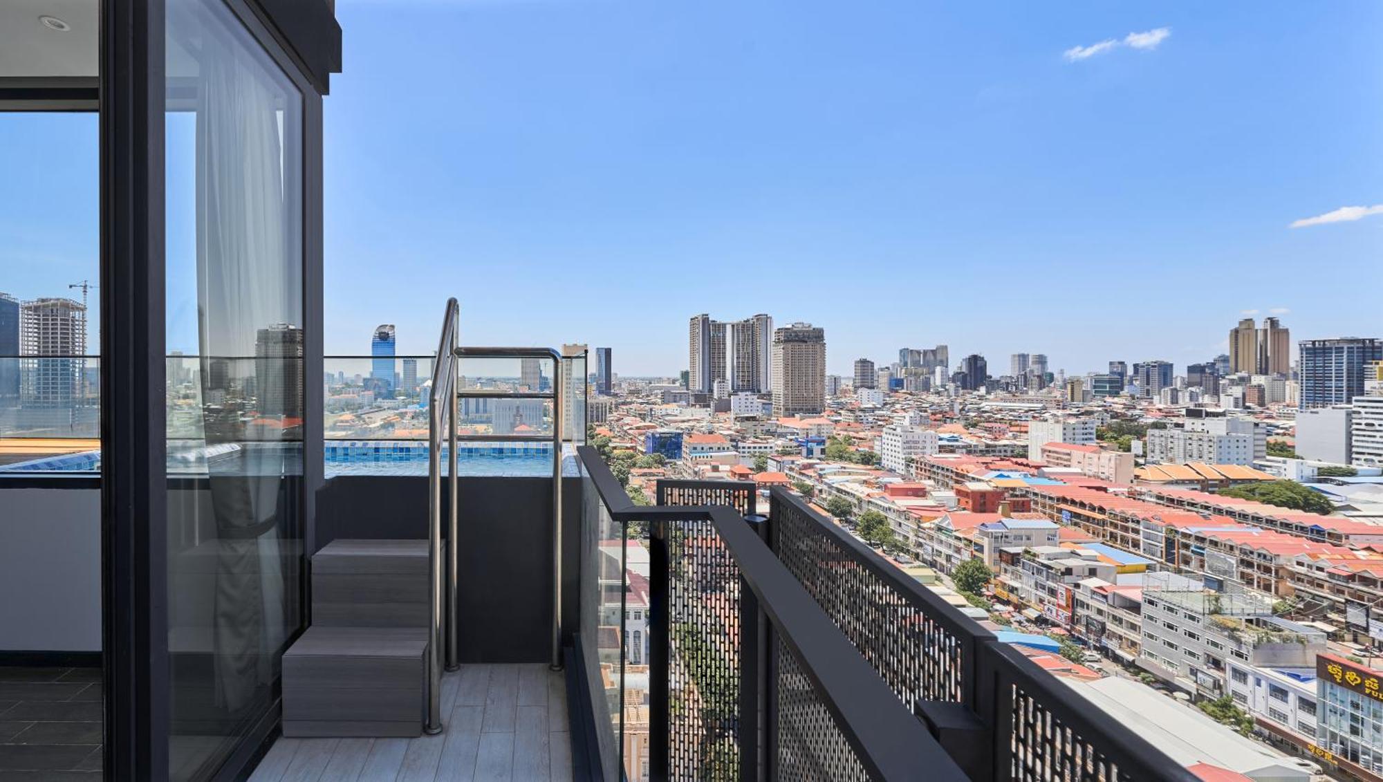 Luxcity Hotel & Apartment Phnom Penh Dış mekan fotoğraf