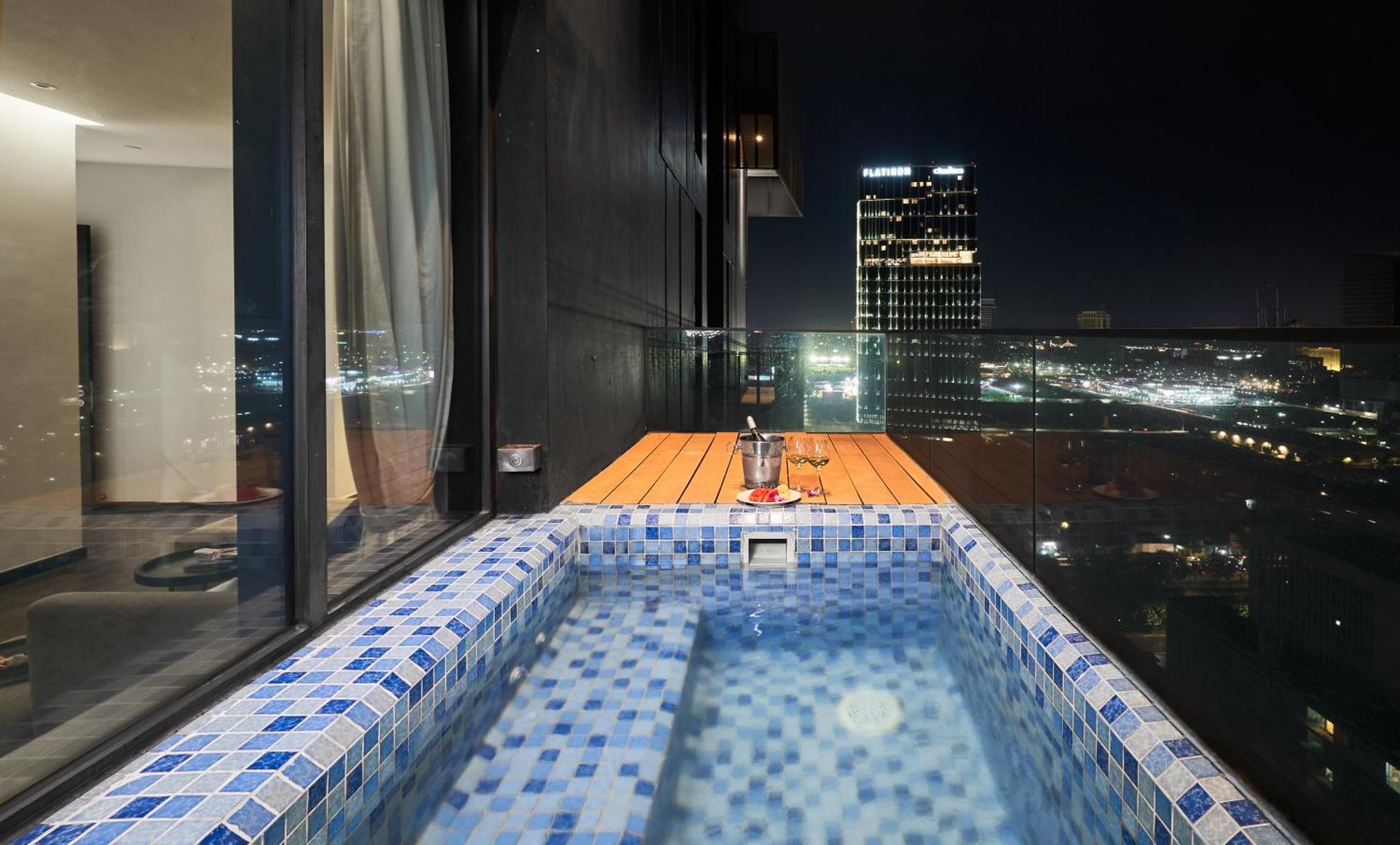 Luxcity Hotel & Apartment Phnom Penh Dış mekan fotoğraf