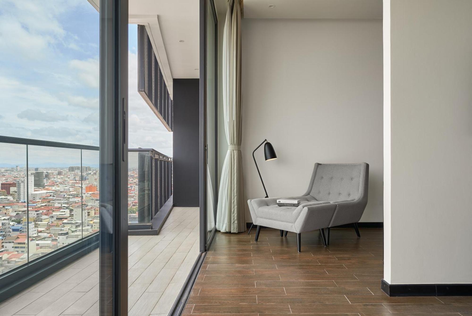 Luxcity Hotel & Apartment Phnom Penh Dış mekan fotoğraf