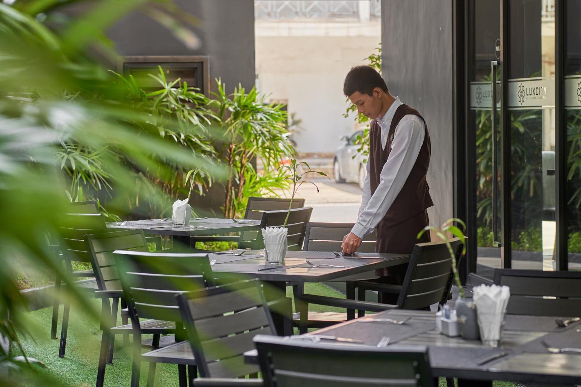 Luxcity Hotel & Apartment Phnom Penh Dış mekan fotoğraf