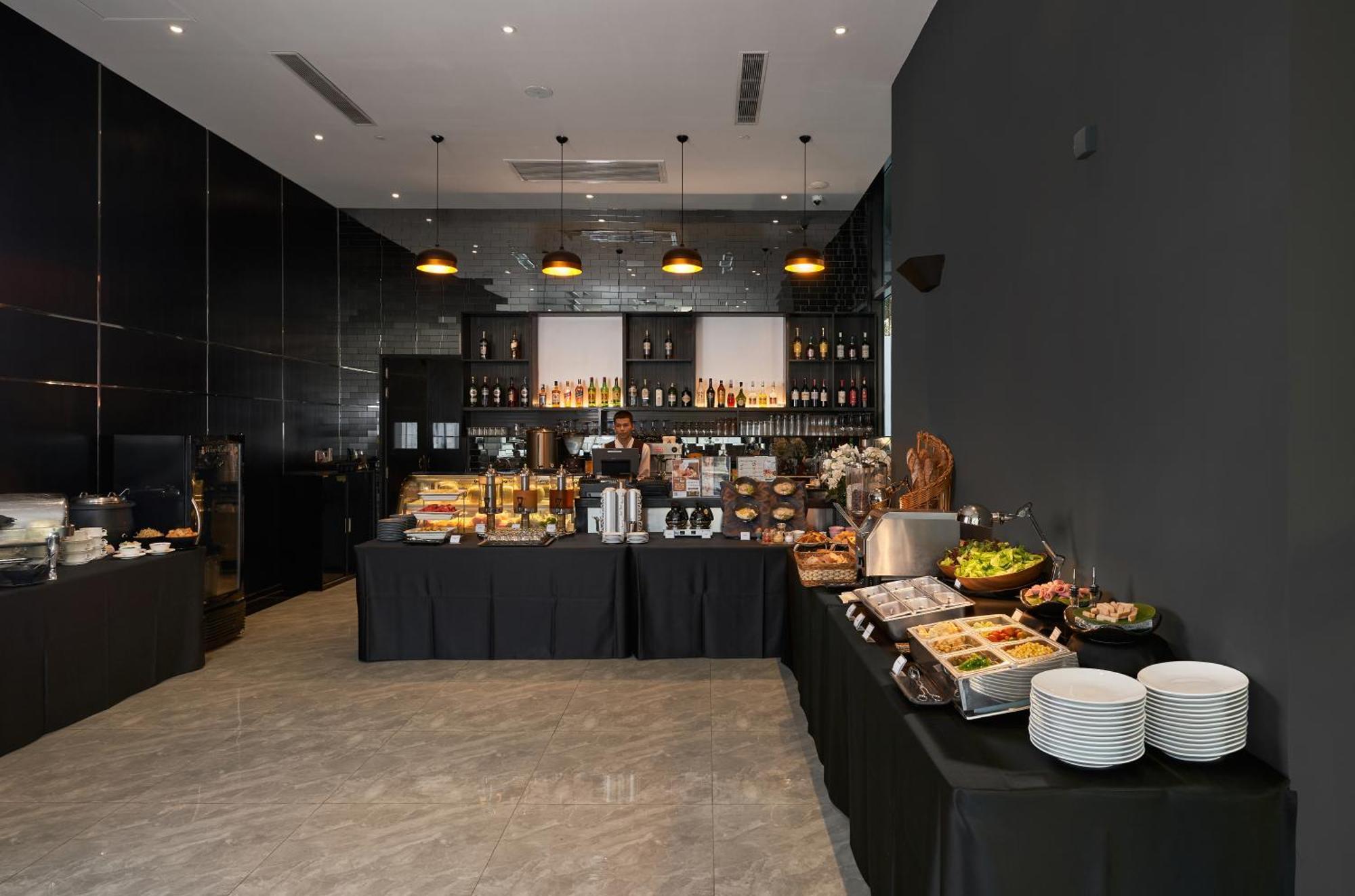 Luxcity Hotel & Apartment Phnom Penh Dış mekan fotoğraf