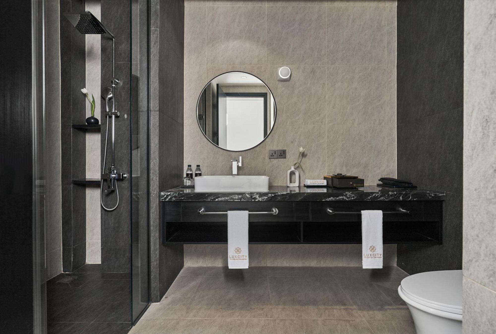 Luxcity Hotel & Apartment Phnom Penh Dış mekan fotoğraf
