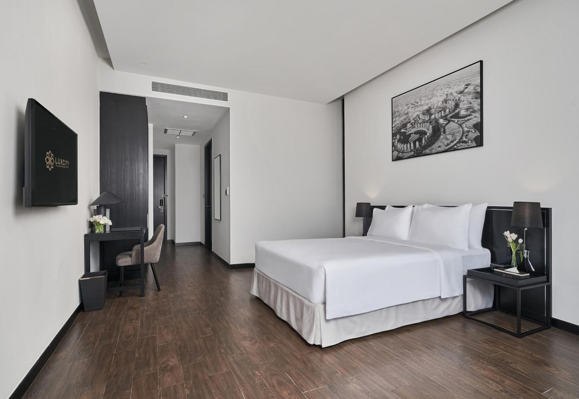 Luxcity Hotel & Apartment Phnom Penh Dış mekan fotoğraf