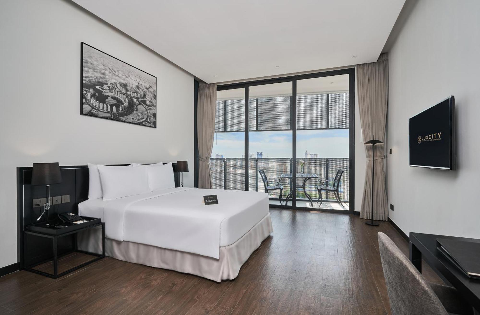 Luxcity Hotel & Apartment Phnom Penh Dış mekan fotoğraf